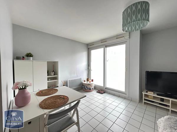 Appartement à louer 1 pièce 27.5m² Tours (37000)