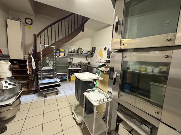 IMMEUBLE avec local comercial au centre de Varilhes