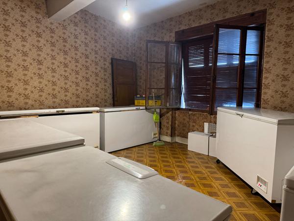 IMMEUBLE avec local comercial au centre de Varilhes