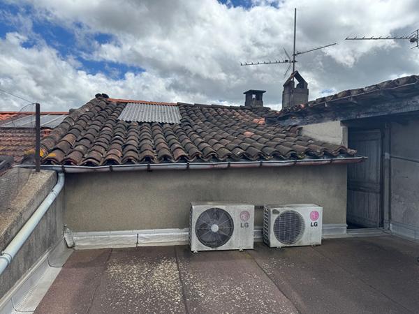 IMMEUBLE avec local comercial au centre de Varilhes