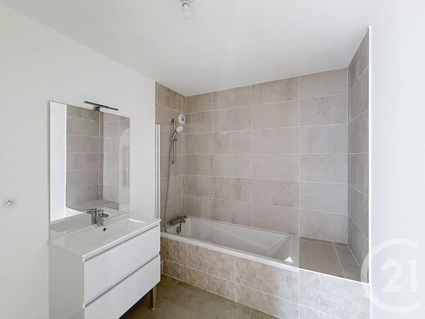 Appartement T3 à vendre  3 pièces - 73,86 m 2   ST JACQUES DE LA LANDE  - 35