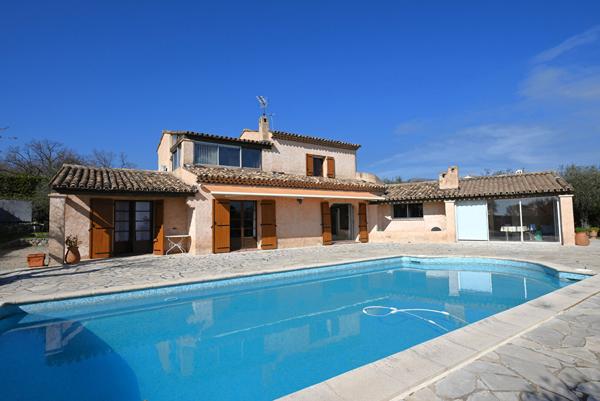 EXCLUSIVITE CHATEAUNEUF-DE-GRASSE -CHEMIN DE SAINT JEAUME 181 m²