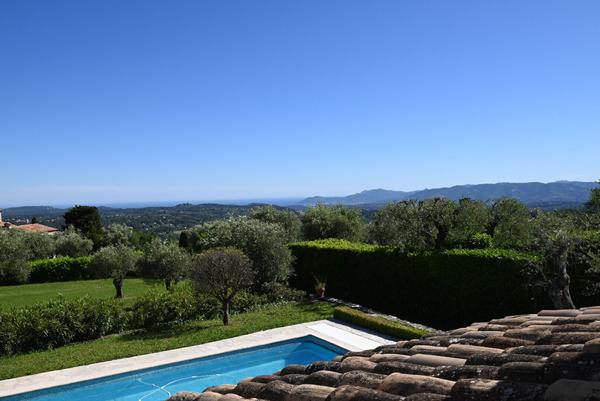 EXCLUSIVITE CHATEAUNEUF-DE-GRASSE -CHEMIN DE SAINT JEAUME 181 m²