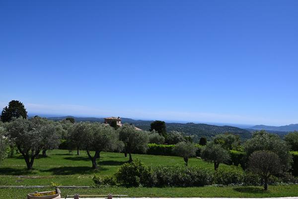 EXCLUSIVITE CHATEAUNEUF-DE-GRASSE -CHEMIN DE SAINT JEAUME 181 m²