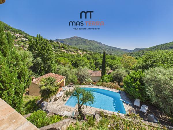 Maison
         6 pièces
        - 150 m² Bien prestige 830 000 € *