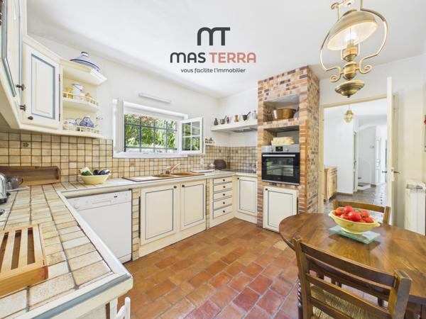 Maison
         6 pièces
        - 150 m² Bien prestige 830 000 € *