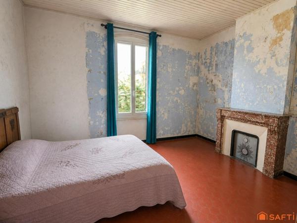 AIGUES-MORTES – Maison de plain-pied proche canal à rénover