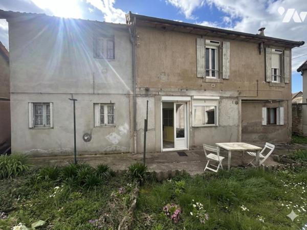 Maison à rénover avec jardin – Beau potentiel – À proximité de la Cathédrale