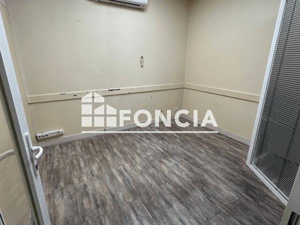 Location Local commercial 6 pièces 75.98 m² - Résidence ANGLETERRE Laon 02000