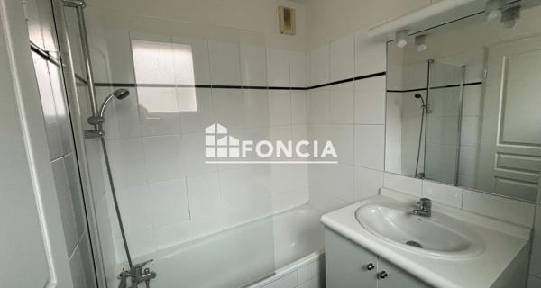 Location Studio meublé 33.01 m² - Clermont-ferrand 63000