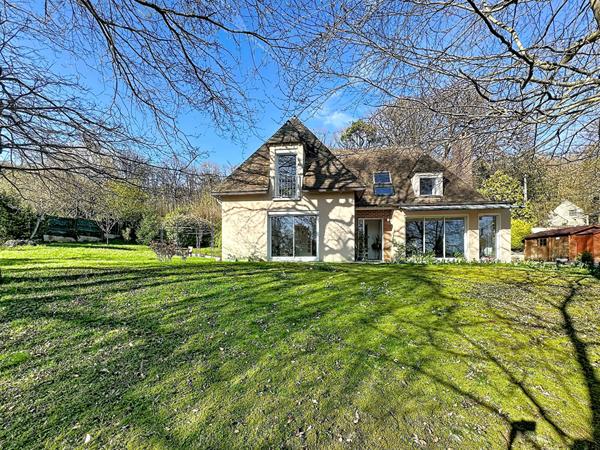 maison 7 pièces, 5 chambres, saint leu la foret, terrain 1443 m², beaux volumes, lumineux, gare ligne H,