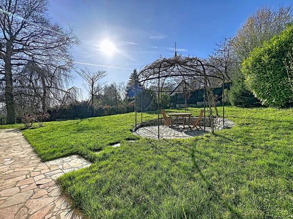 maison 7 pièces, 5 chambres, saint leu la foret, terrain 1443 m², beaux volumes, lumineux, gare ligne H,