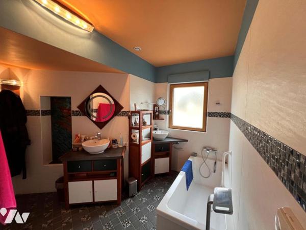 Deux maisons situées à ANGERS