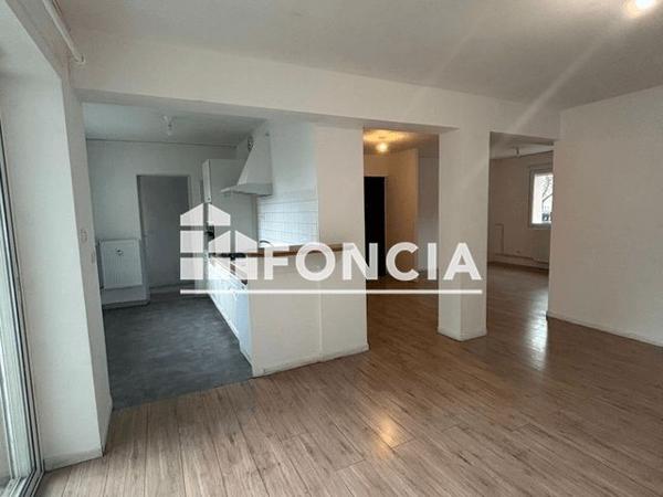 Location Appartement 5 pièces 79.8 m² - Saint Vallier 26240