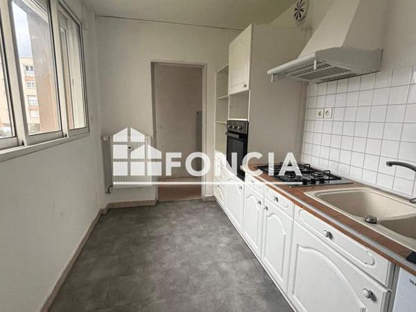 Location Appartement 5 pièces 79.8 m² - Saint Vallier 26240