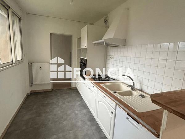 Location Appartement 5 pièces 79.8 m² - Saint Vallier 26240