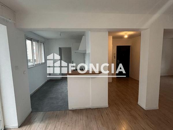 Location Appartement 5 pièces 79.8 m² - Saint Vallier 26240