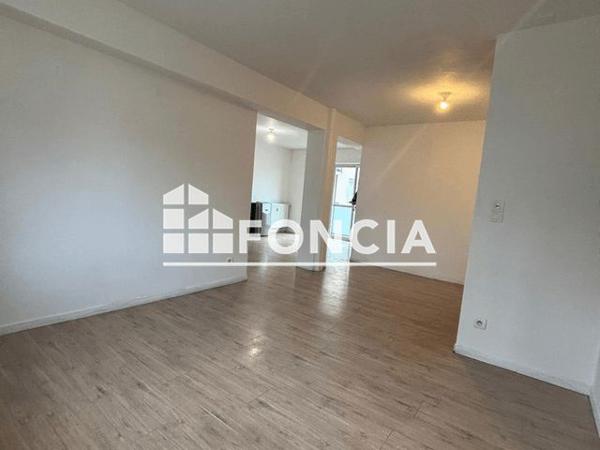 Location Appartement 5 pièces 79.8 m² - Saint Vallier 26240