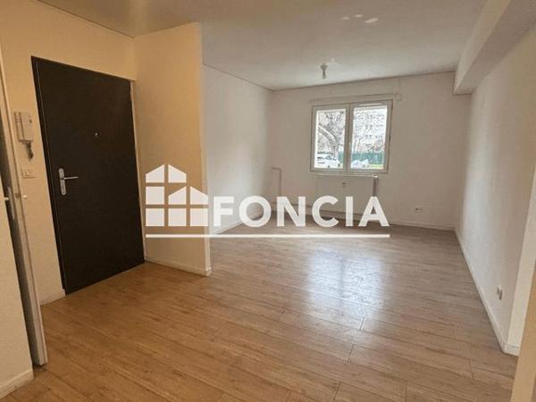 Location Appartement 5 pièces 79.8 m² - Saint Vallier 26240