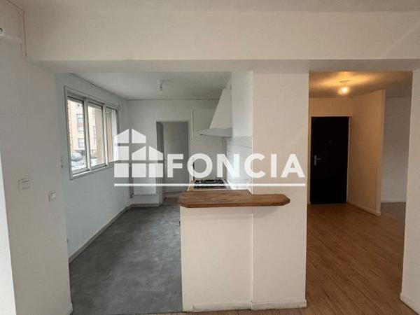 Location Appartement 5 pièces 79.8 m² - Saint Vallier 26240