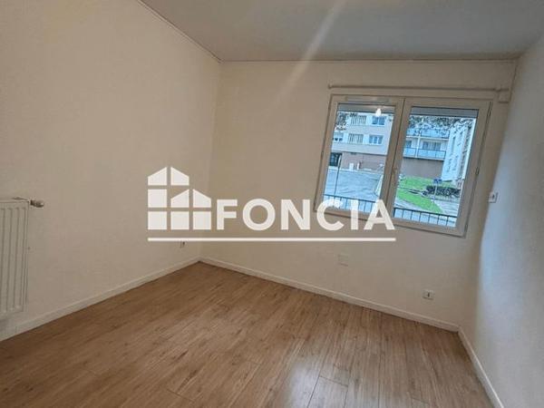 Location Appartement 5 pièces 79.8 m² - Saint Vallier 26240