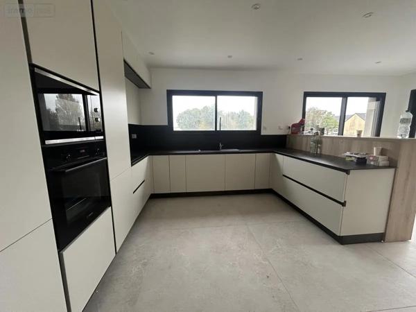 Location - Maison La Chapelle-des-Fougeretz 35520 5 pièces 147 m 2