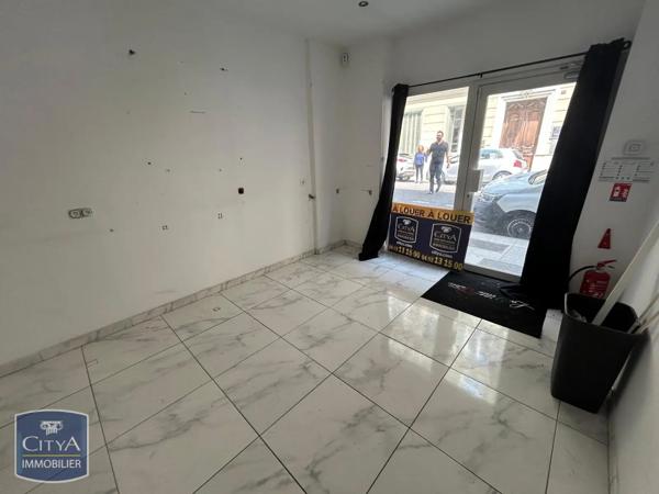 Location local commercial 32.41m²