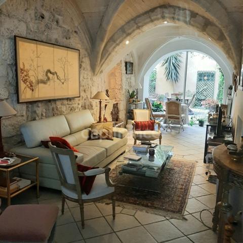 Maison à vendre 7 pièces TARASCON (13)