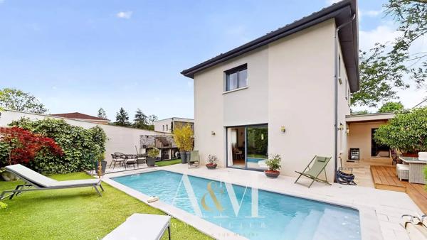 Villa T5 de 135 m² + garage + piscine sur 379 m²