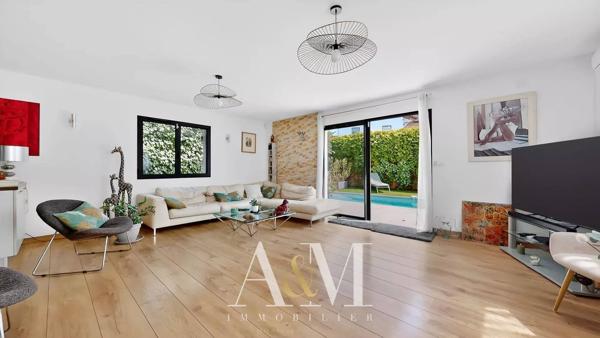 Villa T5 de 135 m² + garage + piscine sur 379 m²