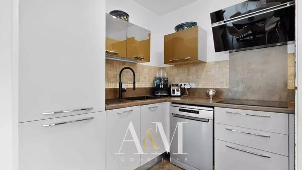 Villa T5 de 135 m² + garage + piscine sur 379 m²
