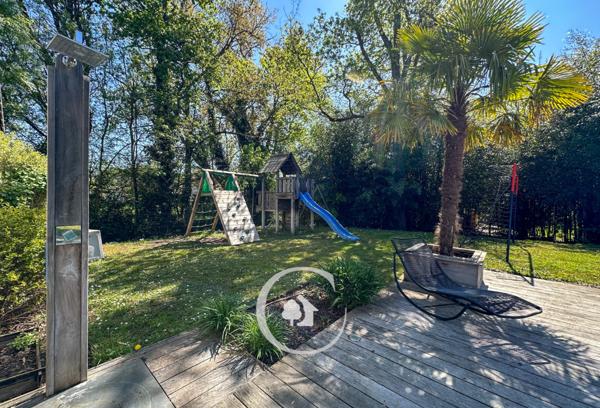 Le Pian-Médoc (33290) VILLA ATYPIQUE T6 - SALON CATHEDRALE - 4 CHAMBRES - 1 BUREAU - PISCINE XL - CARPORT