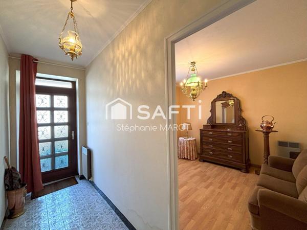 Maison de bourg avec garage et grand atelier