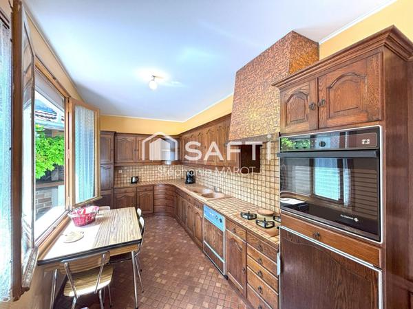 Maison de bourg avec garage et grand atelier