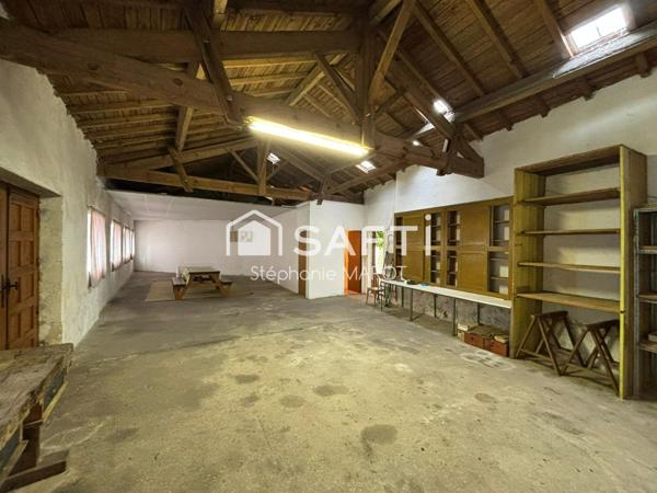 Maison de bourg avec garage et grand atelier