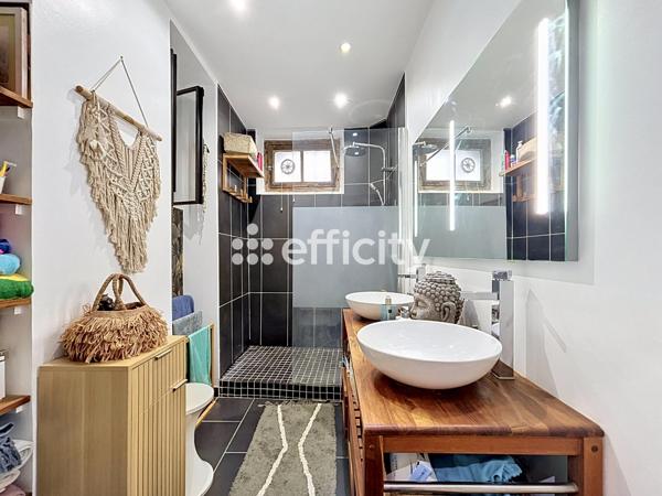 Appartement
         3 pièces
        - 94 m² Bien prestige 1 130 000 € *
