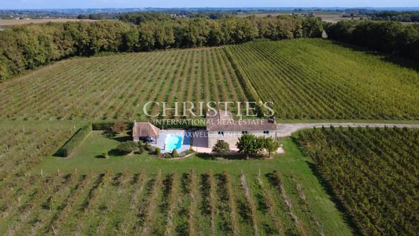 Maison de charme avec piscine au cœur des vignes