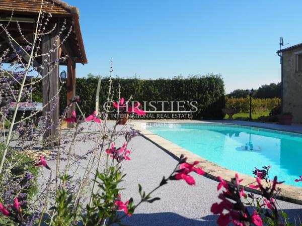 Maison de charme avec piscine au cœur des vignes