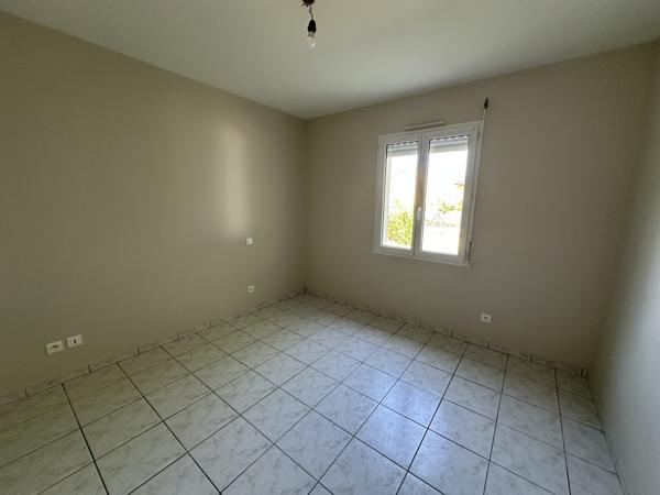 MARMANDE villa de PP avec garage et jardin LIBRE