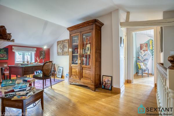 Charmante maison en pierre, situation privilégiée, piscine, 3 à 4 chambres, bureau, piscine, dépendance, sur 3250 m2