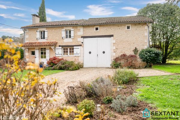 Charmante maison en pierre, situation privilégiée, piscine, 3 à 4 chambres, bureau, piscine, dépendance, sur 3250 m2