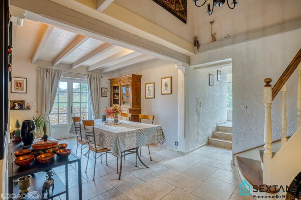 Charmante maison en pierre, situation privilégiée, piscine, 3 à 4 chambres, bureau, piscine, dépendance, sur 3250 m2