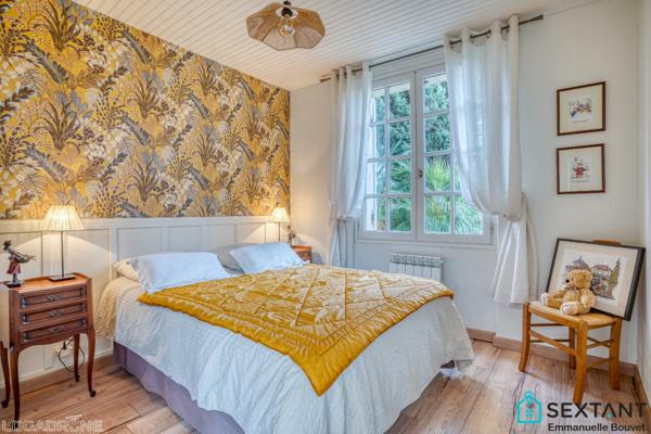 Charmante maison en pierre, situation privilégiée, piscine, 3 à 4 chambres, bureau, piscine, dépendance, sur 3250 m2