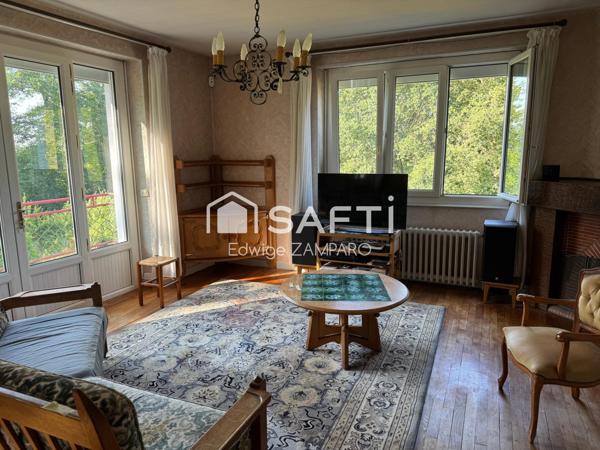 Emplacement recherché - À l'étage : 50 m2 habitables non comptabilisés !