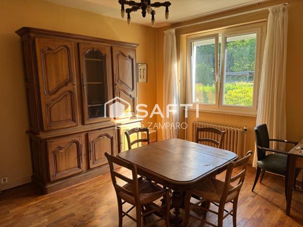 Emplacement recherché - À l'étage : 50 m2 habitables non comptabilisés !