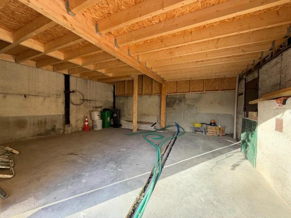 Gare Sud – Duplex atypique 55 m² à aménager + parking privatif