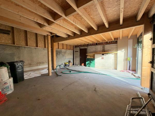 Gare Sud – Duplex atypique 55 m² à aménager + parking privatif
