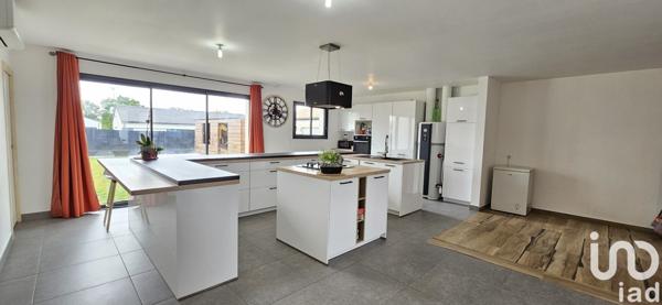 Maison 5 pièces de 105 m² à Sallertaine (85300)