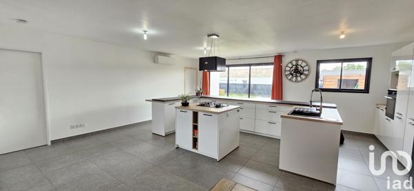 Maison 5 pièces de 105 m² à Sallertaine (85300)