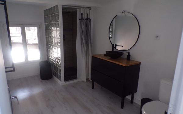 Appartement à louer    3 pièces • 58,40 m2 La Tour-d'Aigues